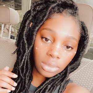 Meet your Posher, Ariell